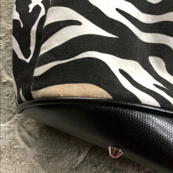 Zebra-Print Black & White Shoulder Bag Women’s One Size - Picture 5 of 10